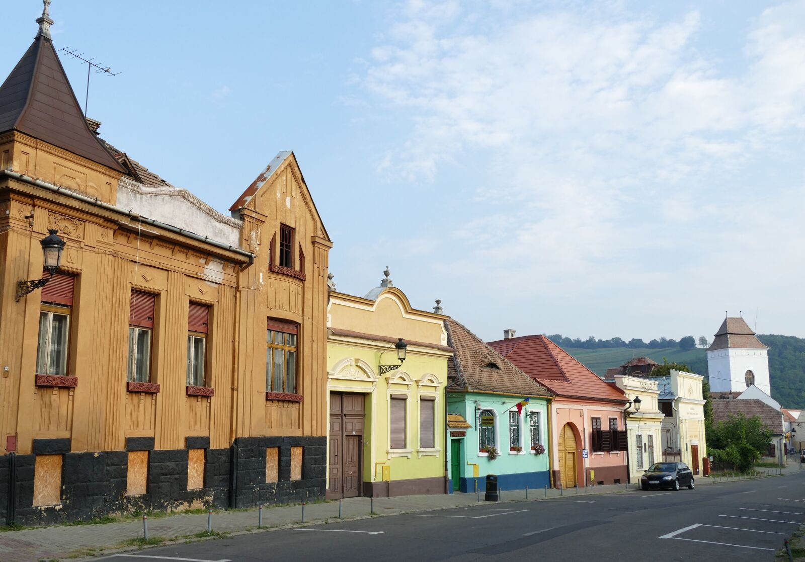 Panasonic Lumix DMC-FZ1000 sample photo. Romania, transylvania, historic center photography