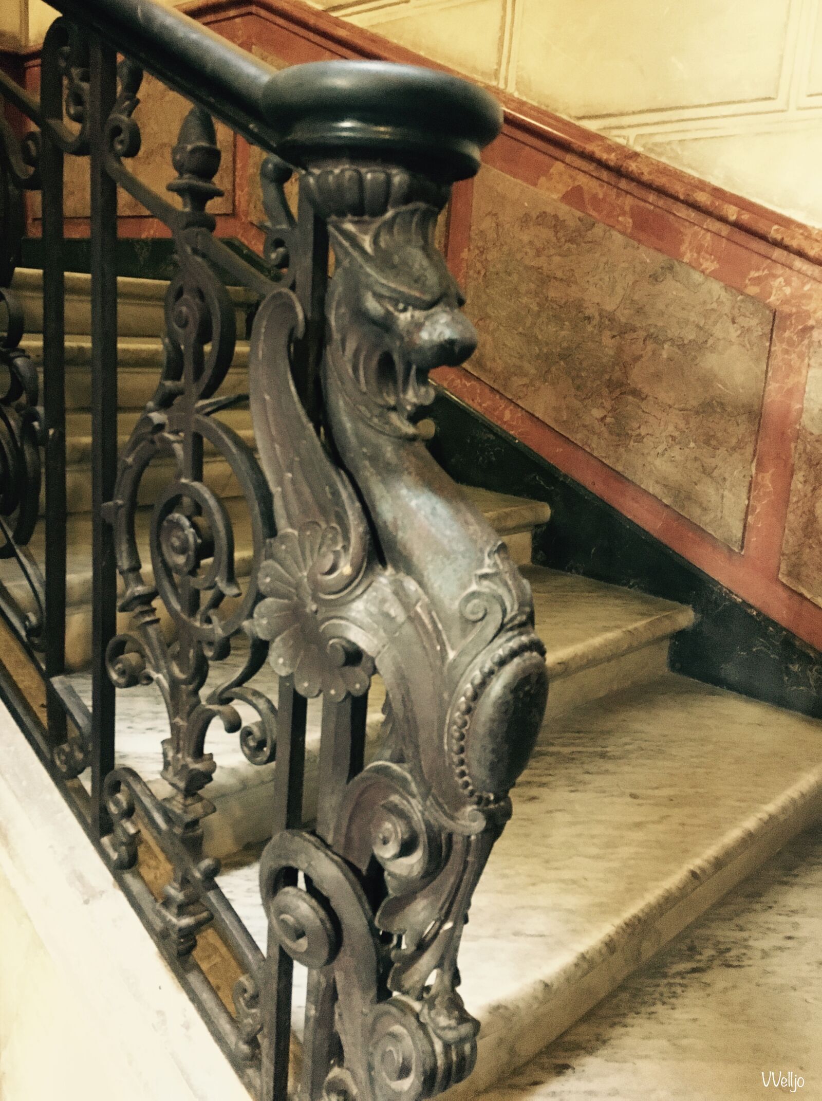 Apple iPhone 6s sample photo. Stairs, dragon, set designer photography