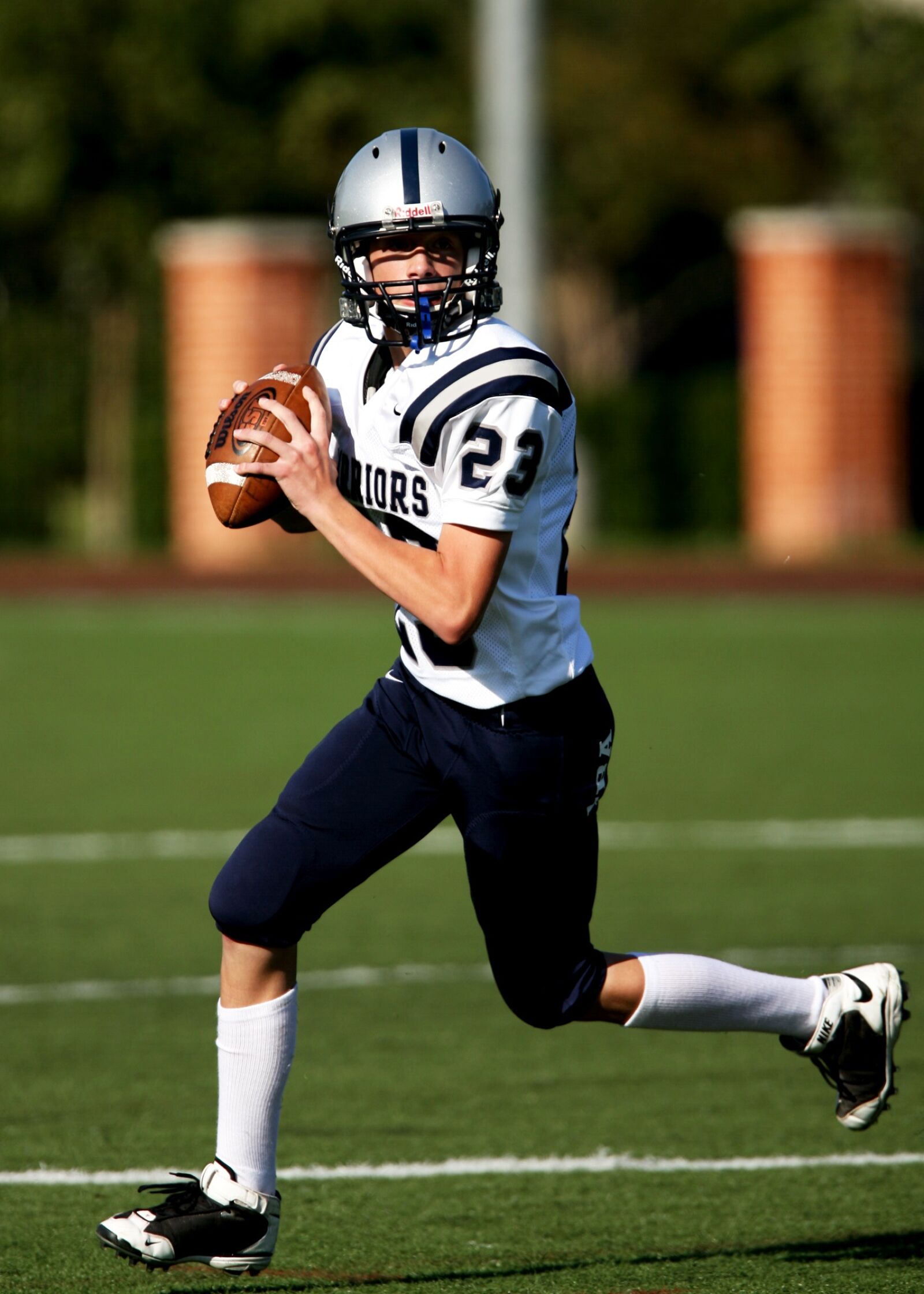 Canon EOS-1D Mark II N sample photo. American football, football, football photography