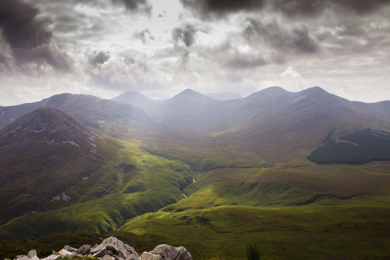 Canon EOS 600D (Rebel EOS T3i / EOS Kiss X5) sample photo. Ireland, landscape, clouds photography