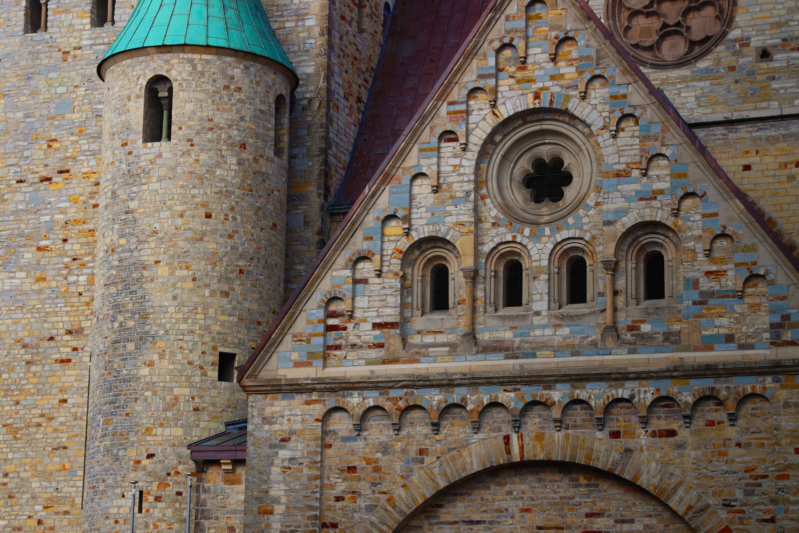 Canon EOS R sample photo. Architecture, church, castle photography