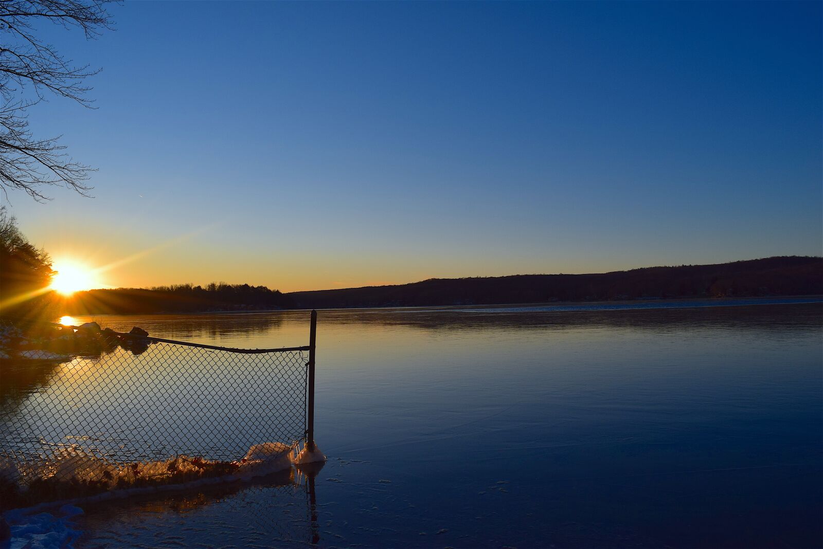 Nikon D3300 sample photo. Lake, sunset, frozen photography