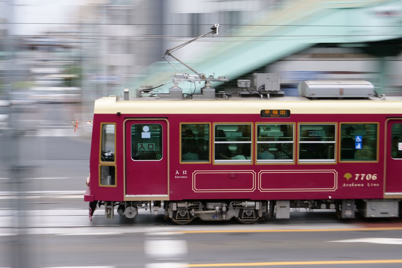 Panasonic Lumix DC-GH5 sample photo. Tram, galloping, toden arakawa photography