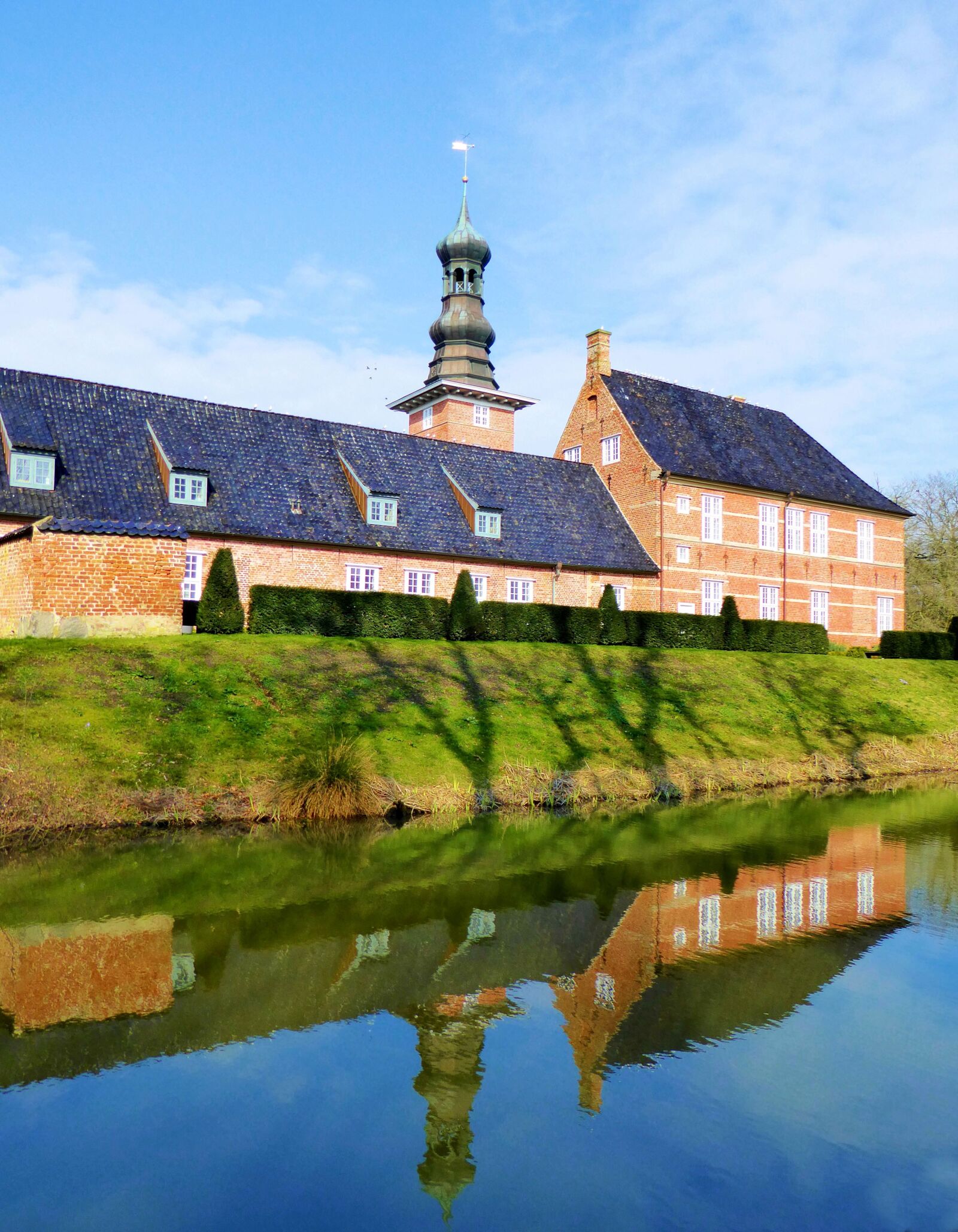 Panasonic DMC-TZ61 sample photo. Husum, castle, nordfriesland photography