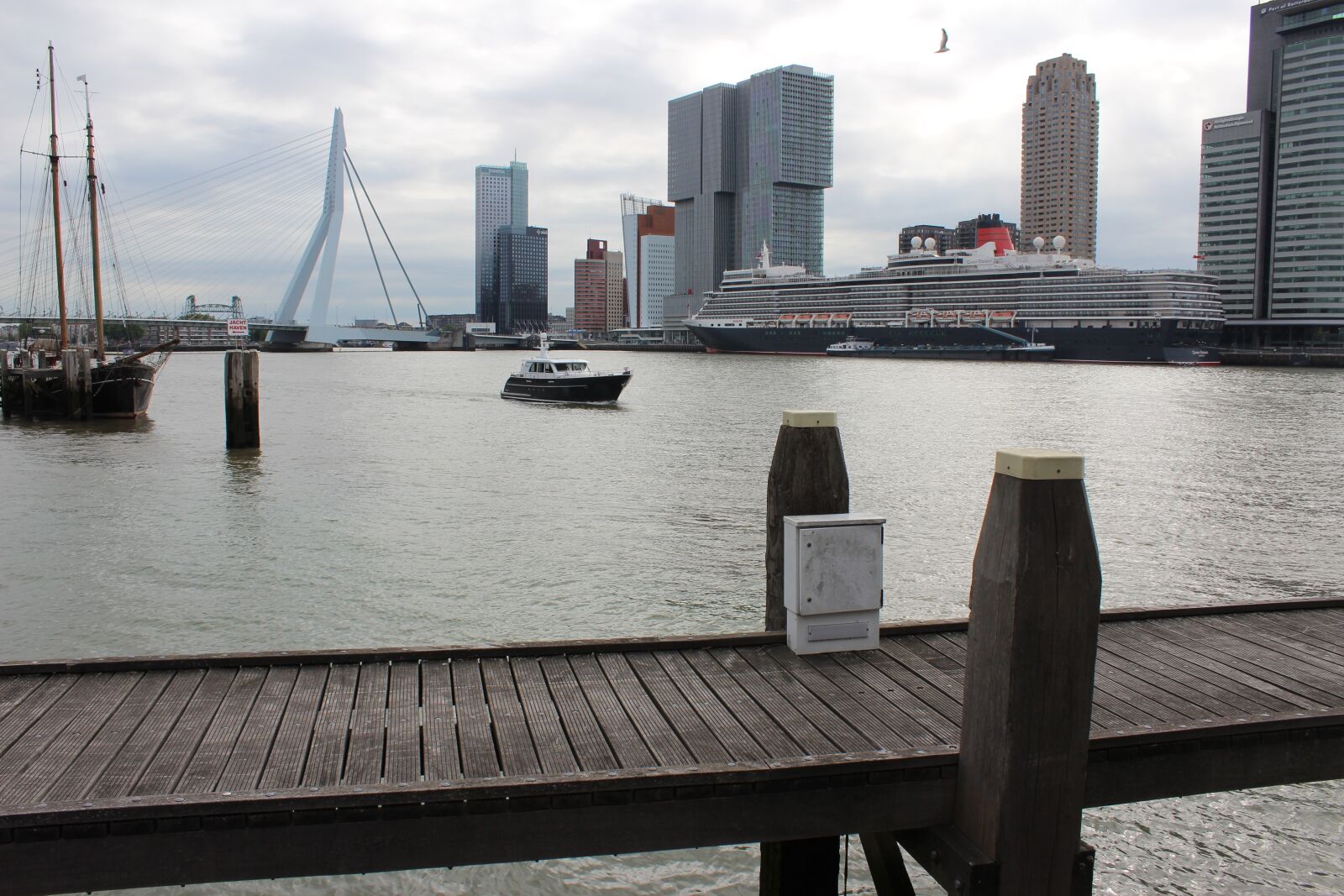 Canon EOS 1200D (EOS Rebel T5 / EOS Kiss X70 / EOS Hi) sample photo. Rotterdam, erasmus bridge, new photography