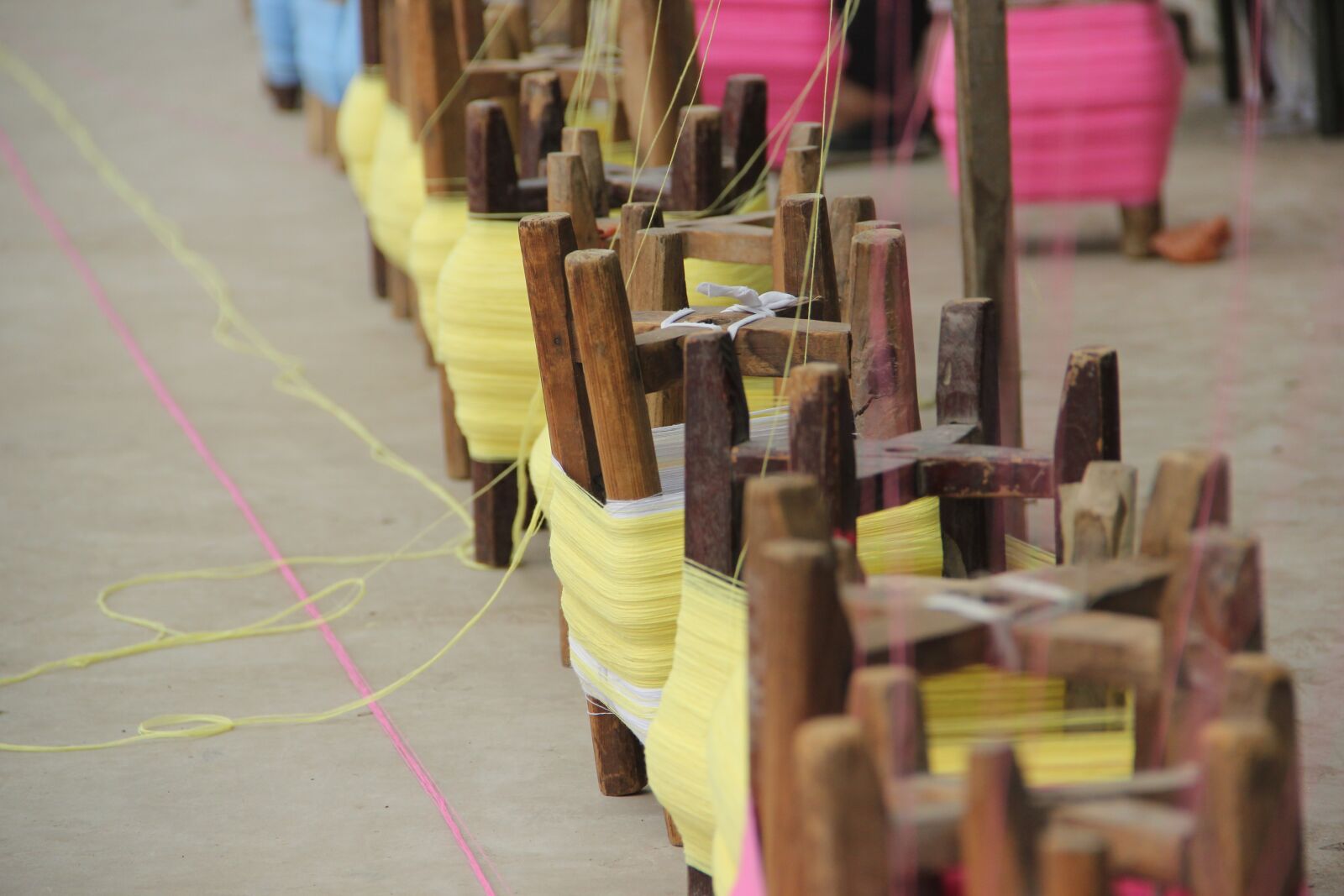 Canon EOS 550D (EOS Rebel T2i / EOS Kiss X4) sample photo. Spindle, textile, woven wire photography