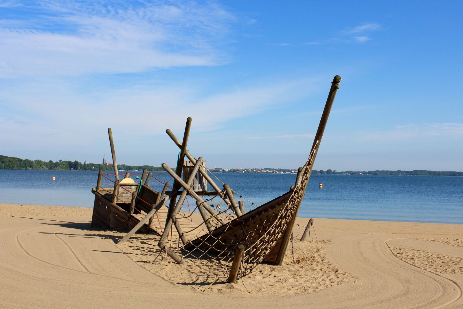 Canon EOS 1300D (EOS Rebel T6 / EOS Kiss X80) sample photo. Zipping village, schwerin, lake photography