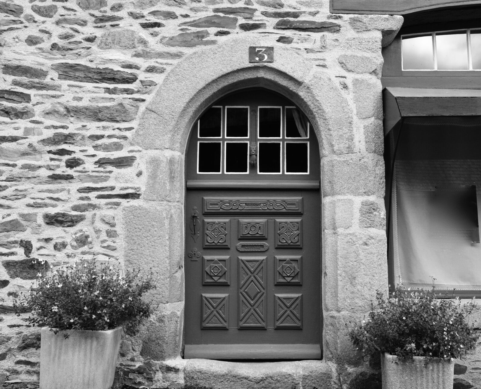 Nikon D5200 sample photo. Door wood carved, wall photography
