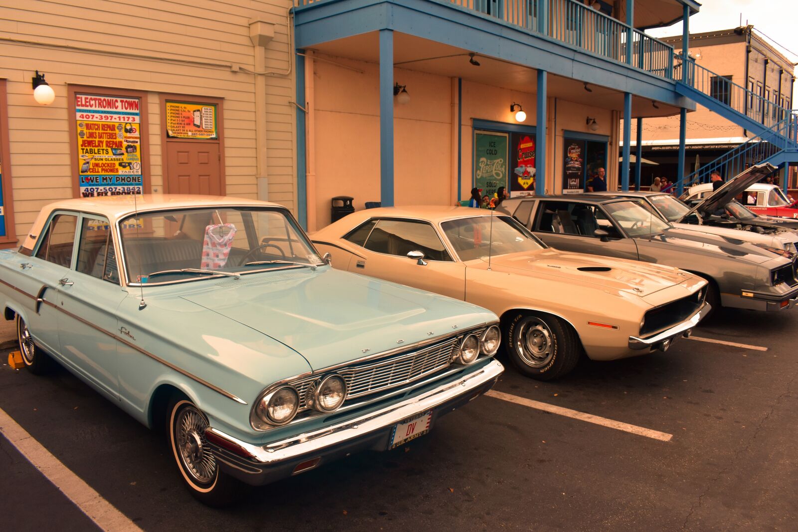 Nikon D3400 sample photo. Architecture, background, cars photography