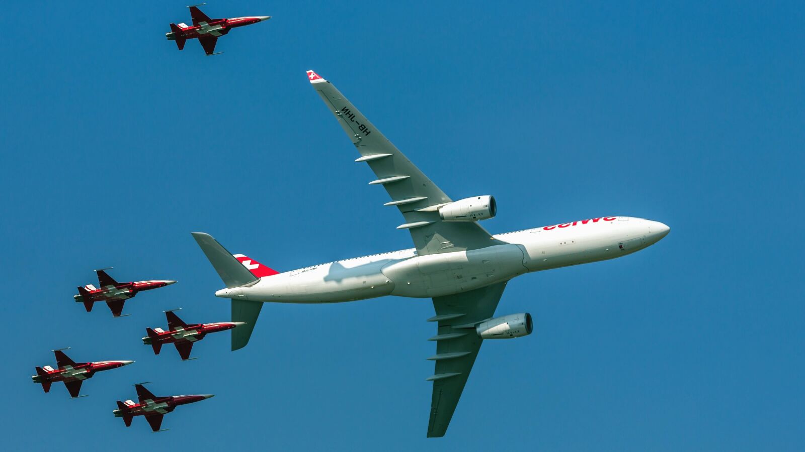 Canon EOS 5D Mark III sample photo. Jet, aeroplane, flight, airshow photography