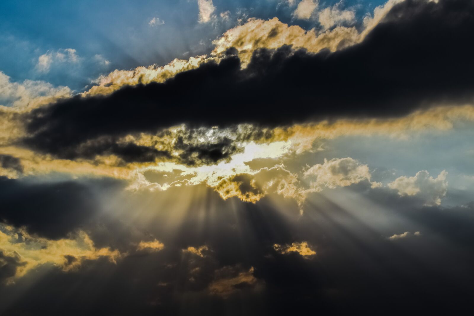 Nikon D3300 sample photo. Clouds, dark, sun photography