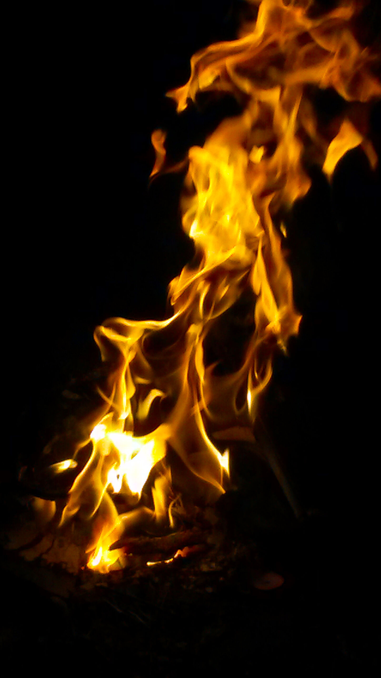 Samsung Galaxy S4 Mini sample photo. Campfire, fire, light photography