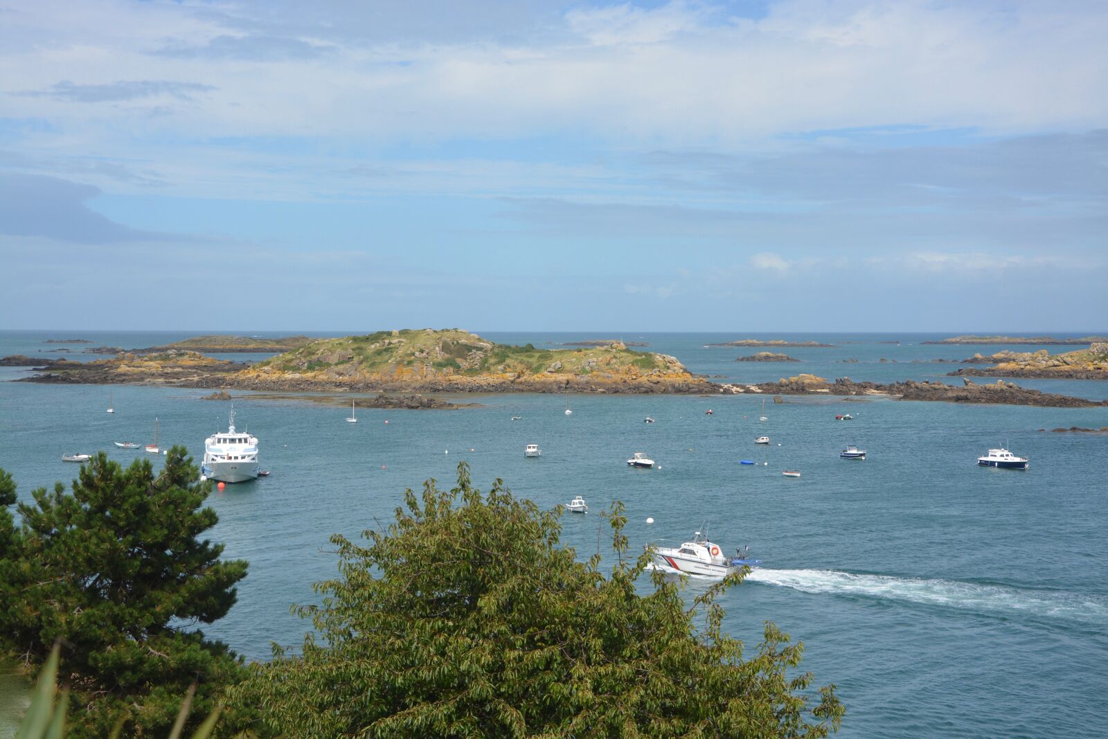 Nikon D5200 sample photo. Sea, chausey islands, marina photography