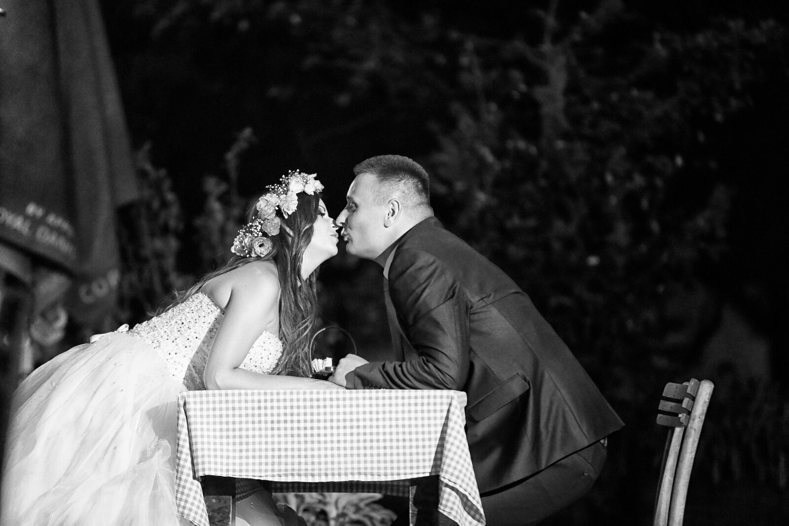 Canon EOS 5D Mark III sample photo. Dinner table, kiss, husband photography