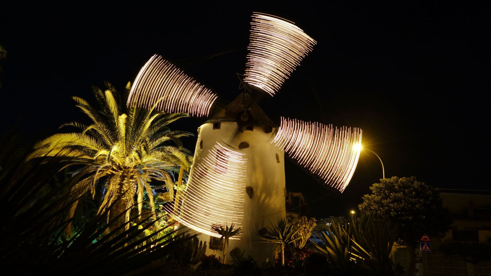 Sony Cyber-shot DSC-RX100 II sample photo. Windmill, long exposure, night photography