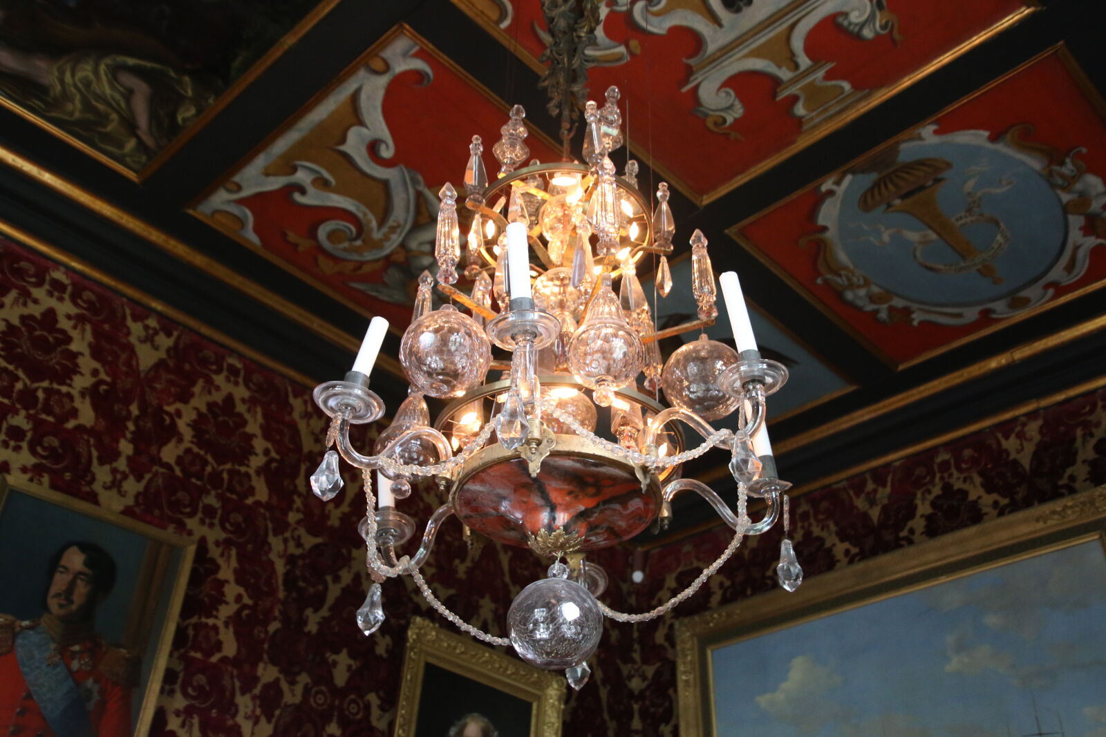 Canon EOS 7D Mark II sample photo. Bright, ceiling, chandelier, colorful photography