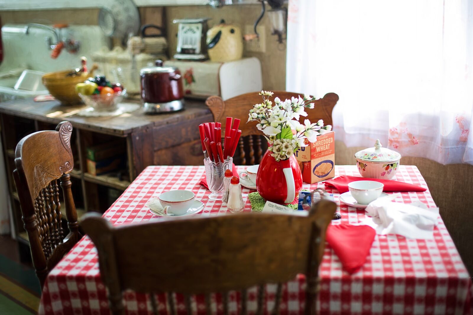 Canon EF 50mm F1.4 USM sample photo. Breakfast, table, kitchen table photography