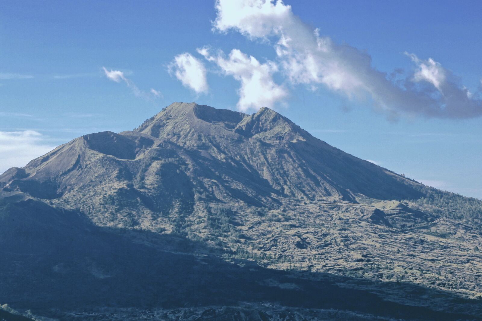 Canon EF 24-105mm F4L IS USM sample photo. Mount, agung photography