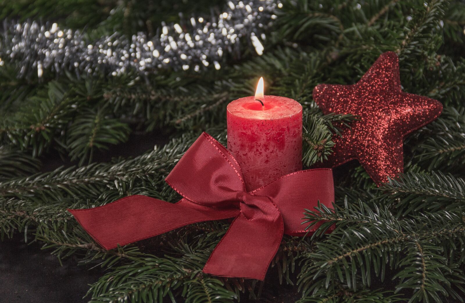 Canon EOS 550D (EOS Rebel T2i / EOS Kiss X4) sample photo. Christmas, candle, candle light photography