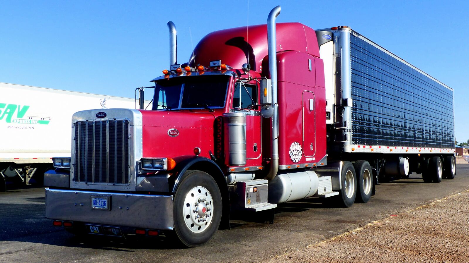 Panasonic Lumix DMC-FZ200 sample photo. Truck, transport, american photography