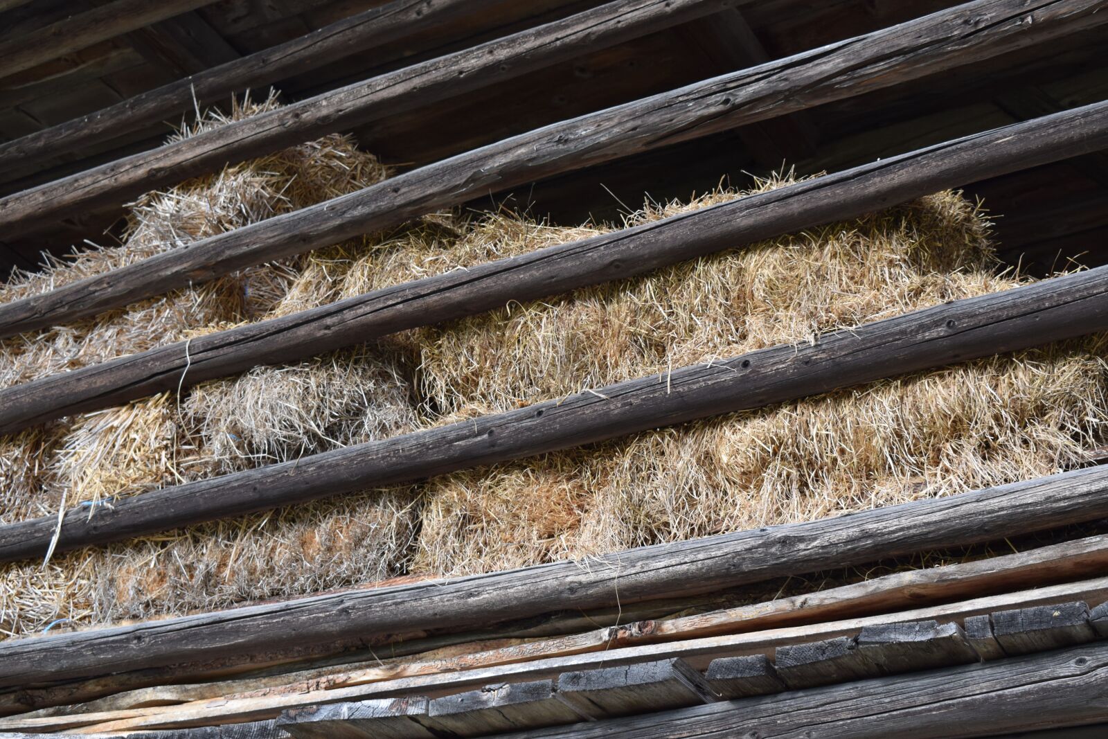 Nikon D3300 sample photo. Straw, scale, barn photography