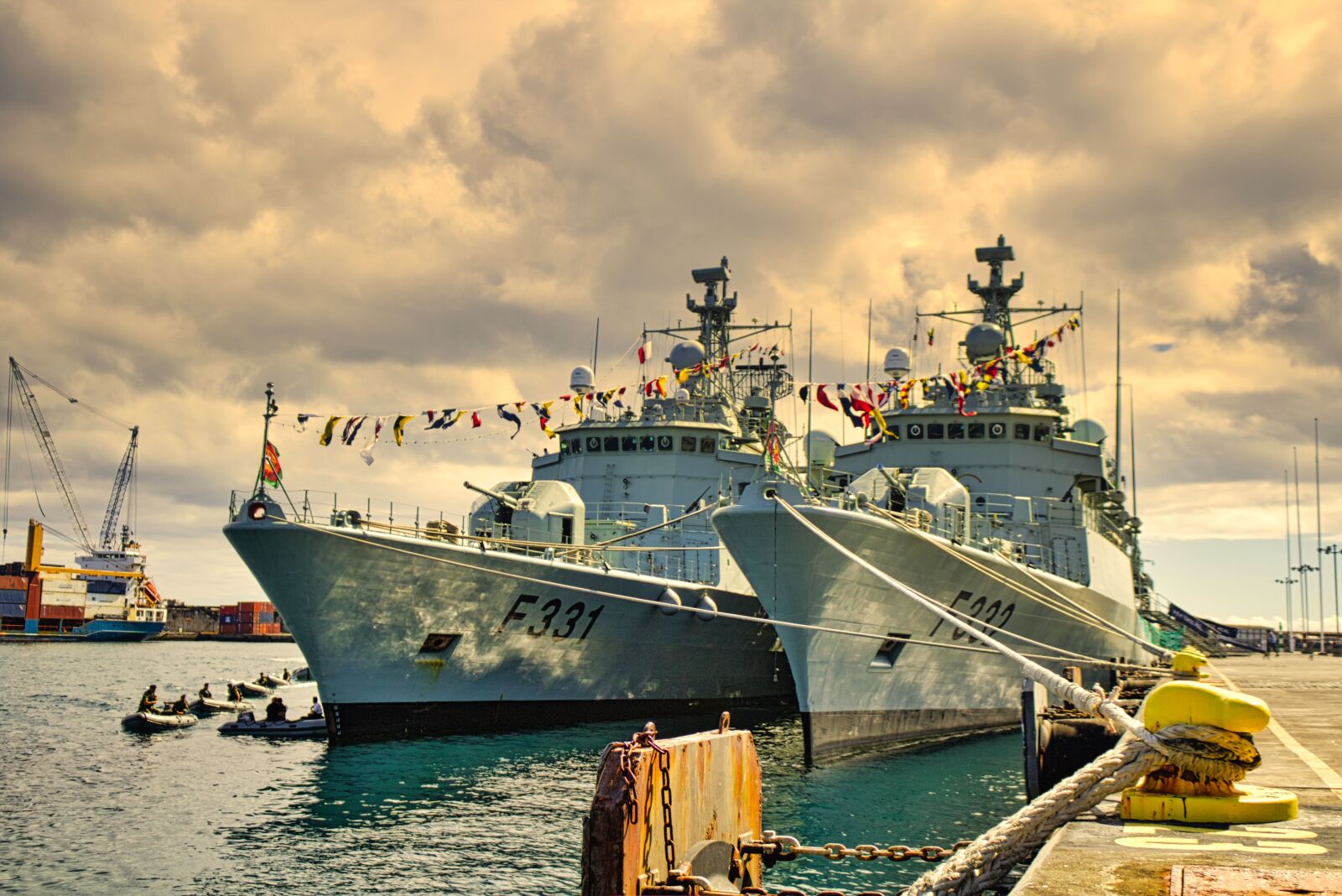 Canon EOS 750D (EOS Rebel T6i / EOS Kiss X8i) sample photo. Transport, ships, war photography