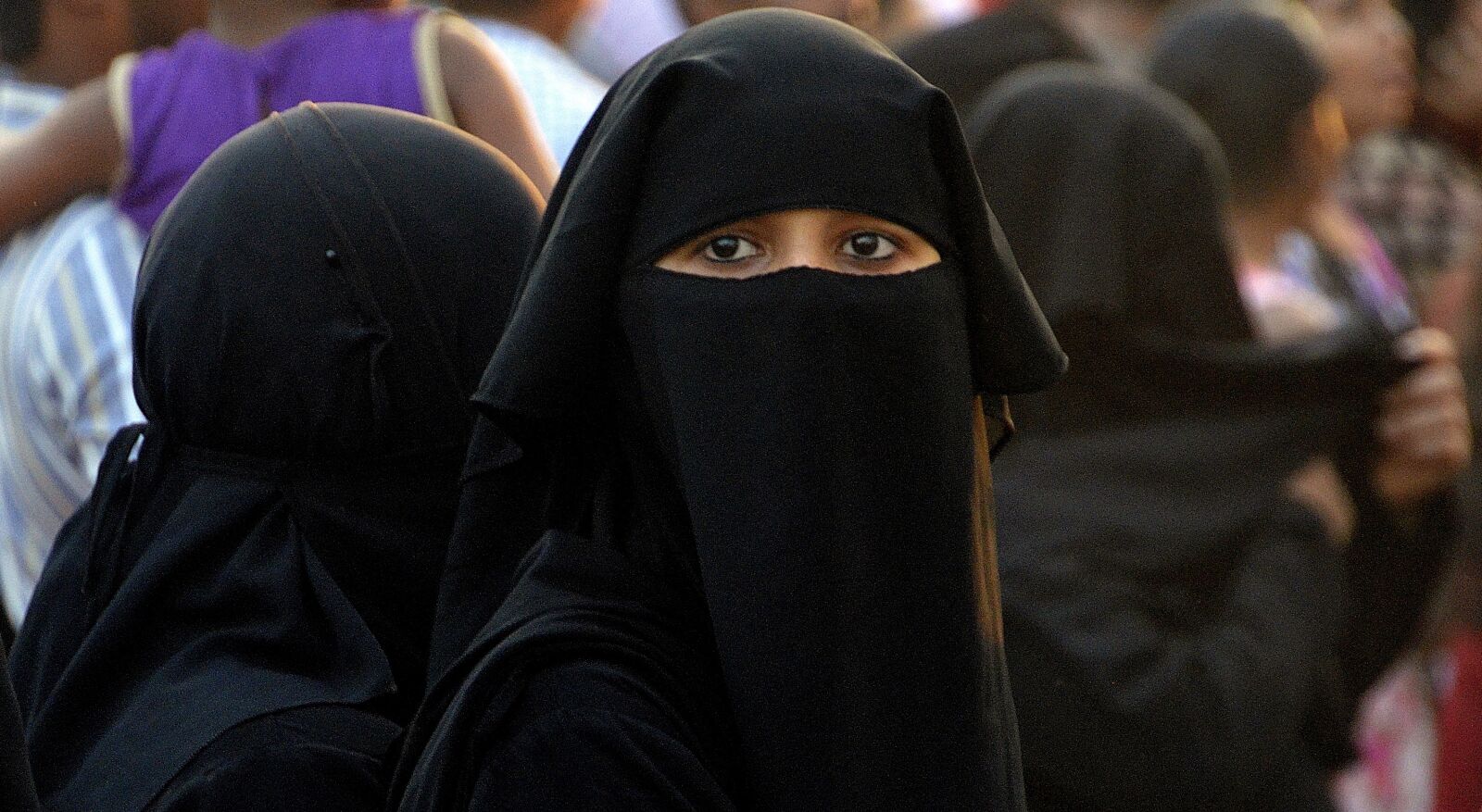 Nikon D5100 sample photo. Girl, muslim, dress photography