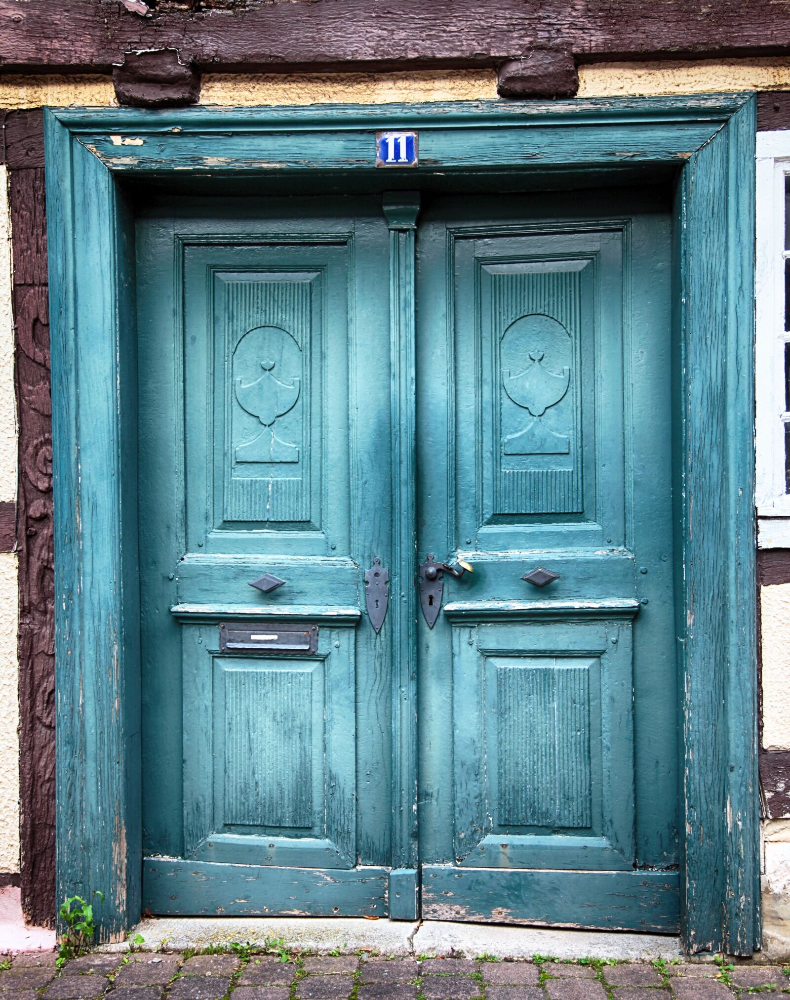 Canon EOS 5D Mark II sample photo. Door, oak door, old photography