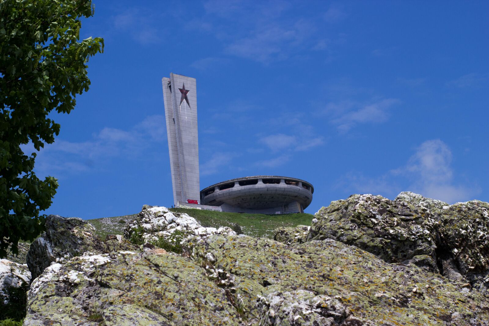 Canon EOS 550D (EOS Rebel T2i / EOS Kiss X4) sample photo. Communism, monument, memorial photography