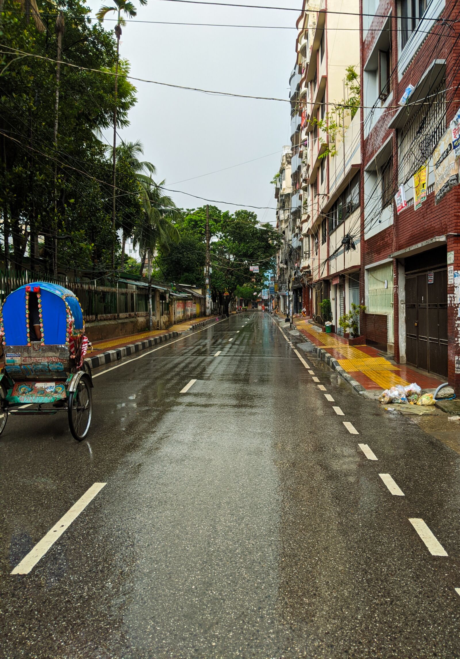 Google Pixel 2 XL sample photo. Rainy day, rainy road photography