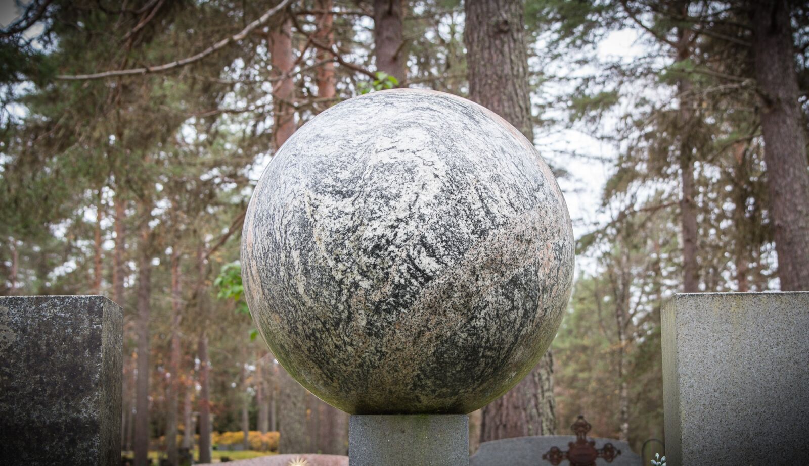 Canon EOS 60D sample photo. Stone, ball, shape photography