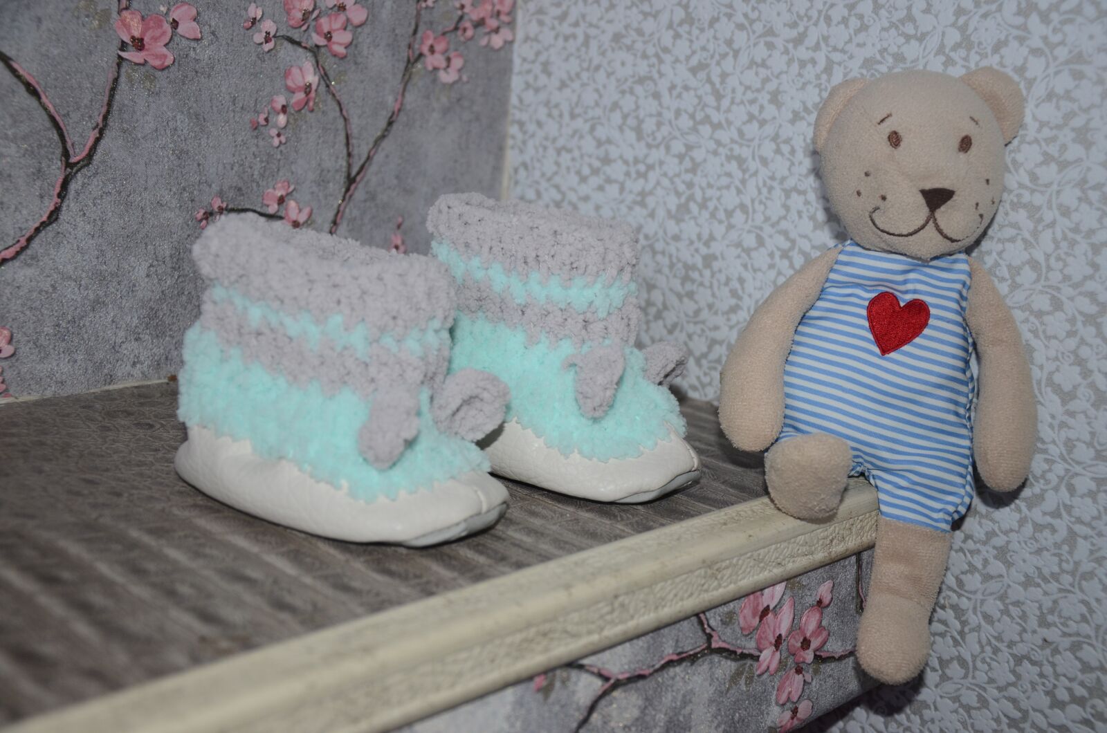Nikon D7000 sample photo. Baby's bootees, knitting, yarn photography