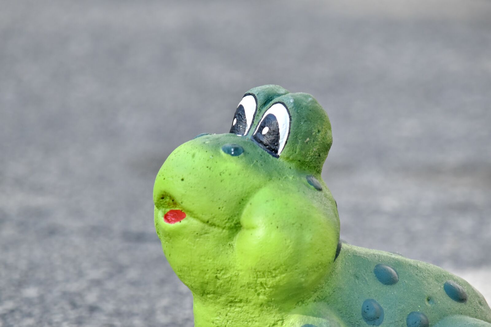 Nikon D5500 sample photo. Ceramic, decoration, eyes, frog photography