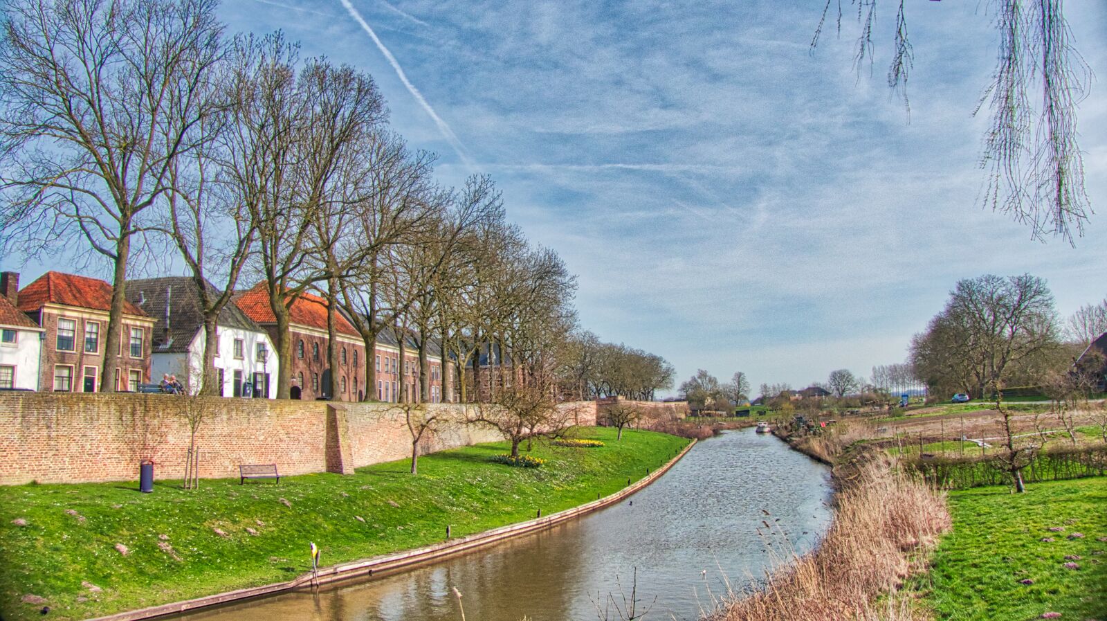 Panasonic Lumix DMC-FZ300 sample photo. Nature, outdoor, canal photography
