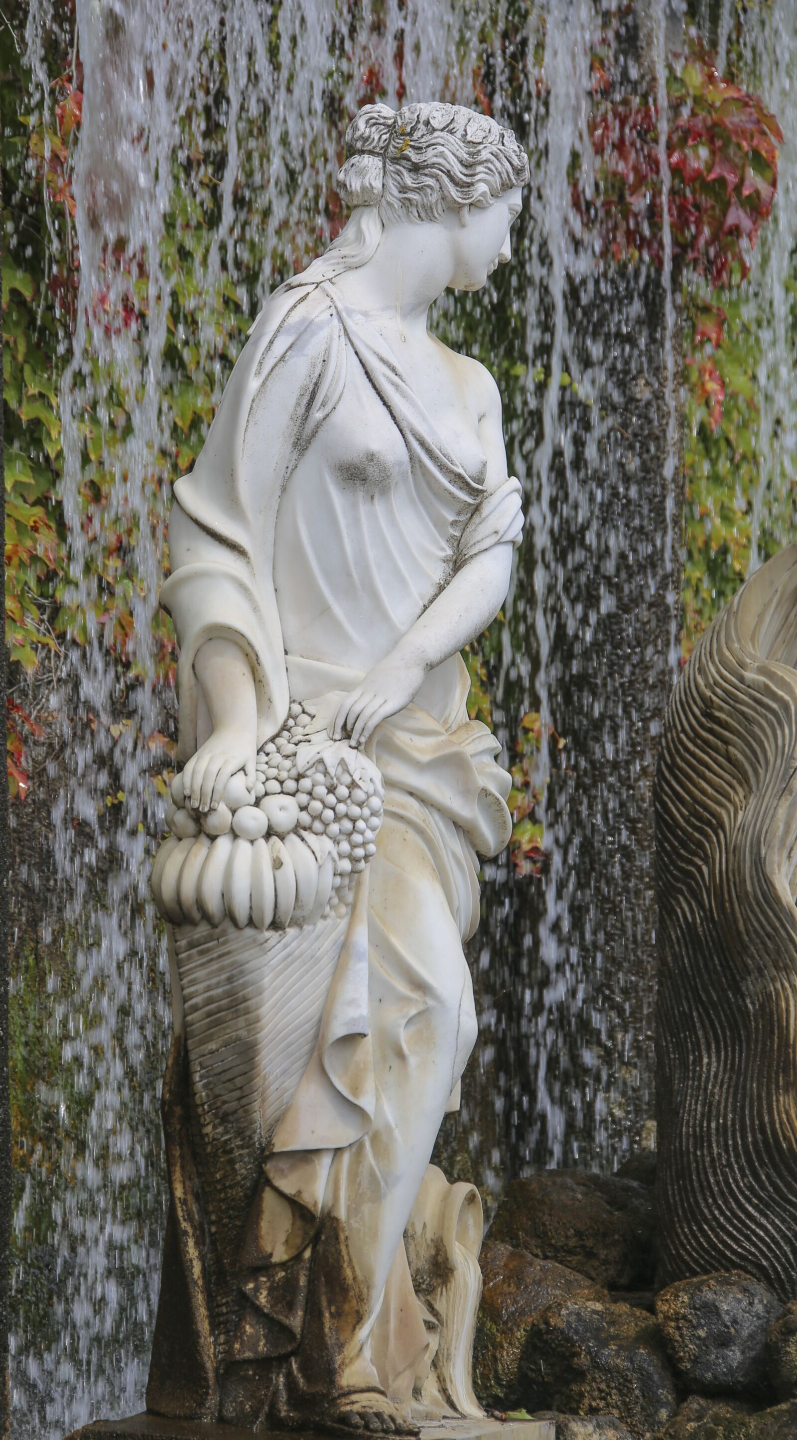 Canon EOS 6D + Canon EF 28-300mm F3.5-5.6L IS USM sample photo. Statue, water, waterfall photography