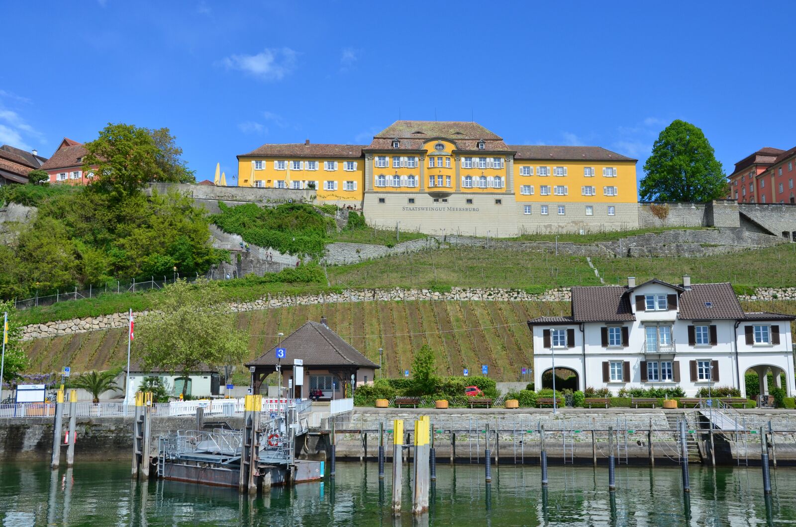 Nikon D5100 sample photo. Lake, port, castle photography