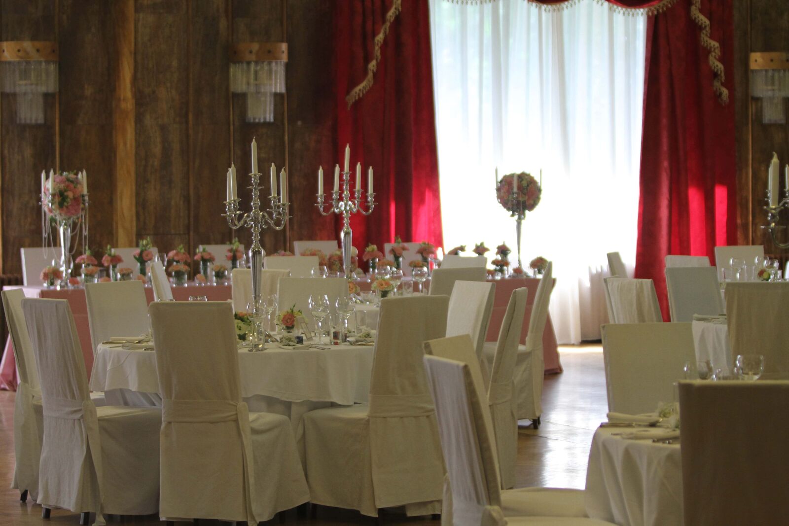 Canon EF 70-200mm F2.8L IS USM sample photo. Baroque, decor, dining area photography