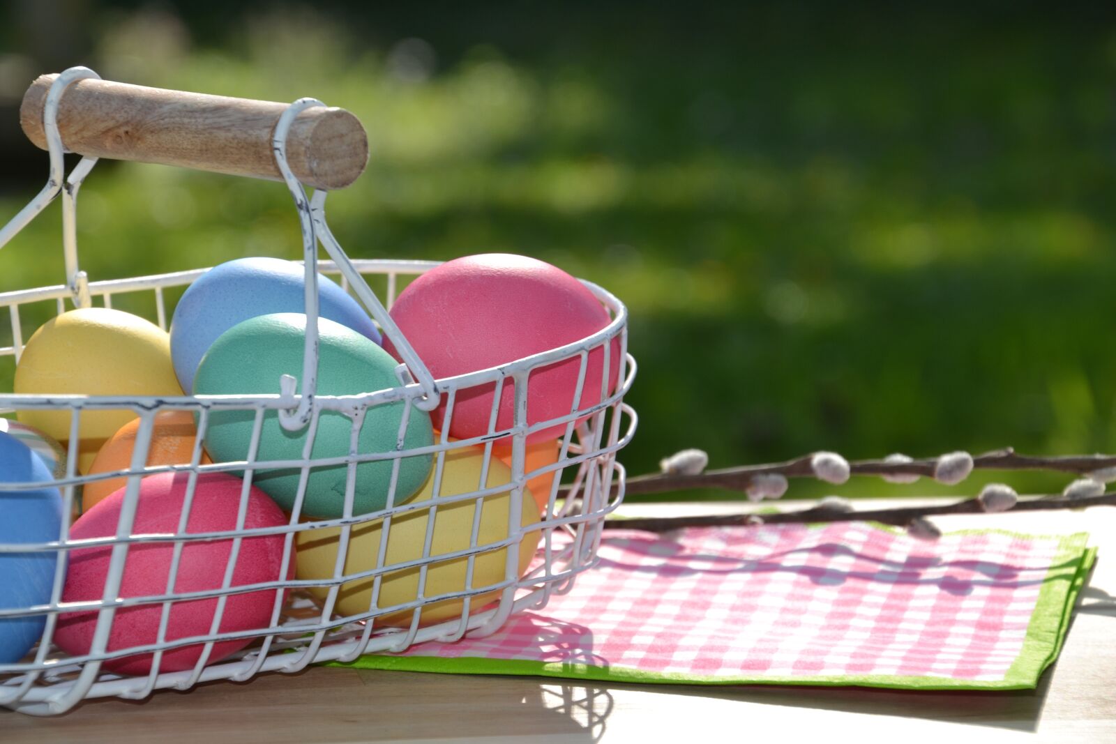 Nikon D3100 sample photo. Egg, easter egg, colored photography