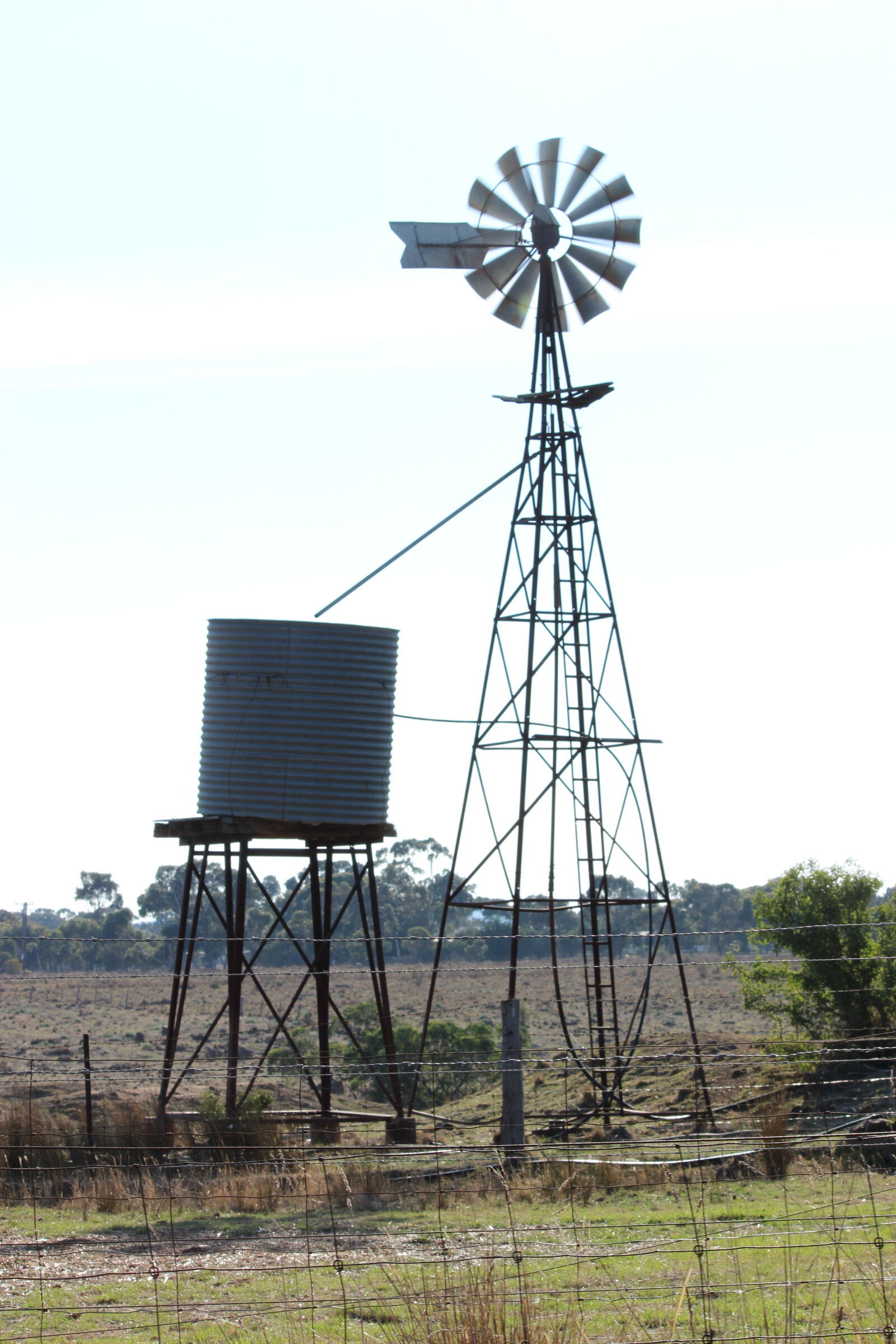 Canon EOS 600D (Rebel EOS T3i / EOS Kiss X5) sample photo. Farm, outback, outside, tank photography
