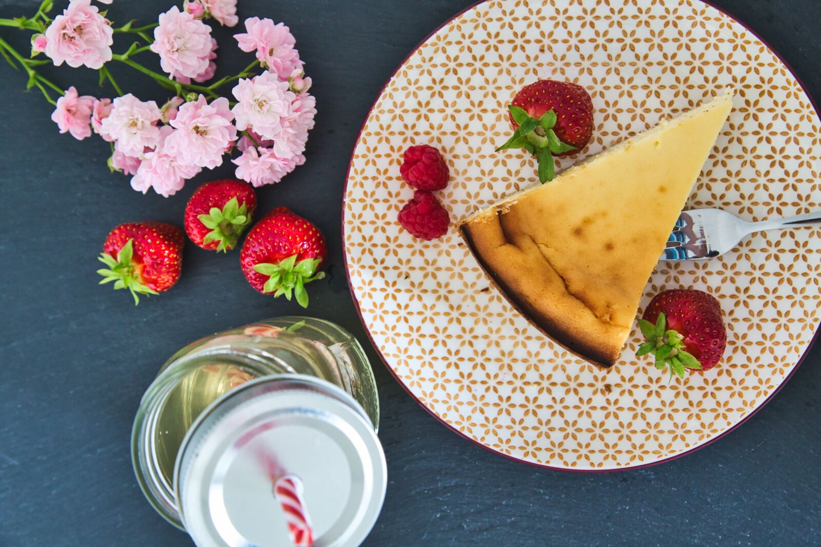 Canon EOS 6D + Canon EF 24-105mm F4L IS USM sample photo. Cheesecake, cake, dessert photography