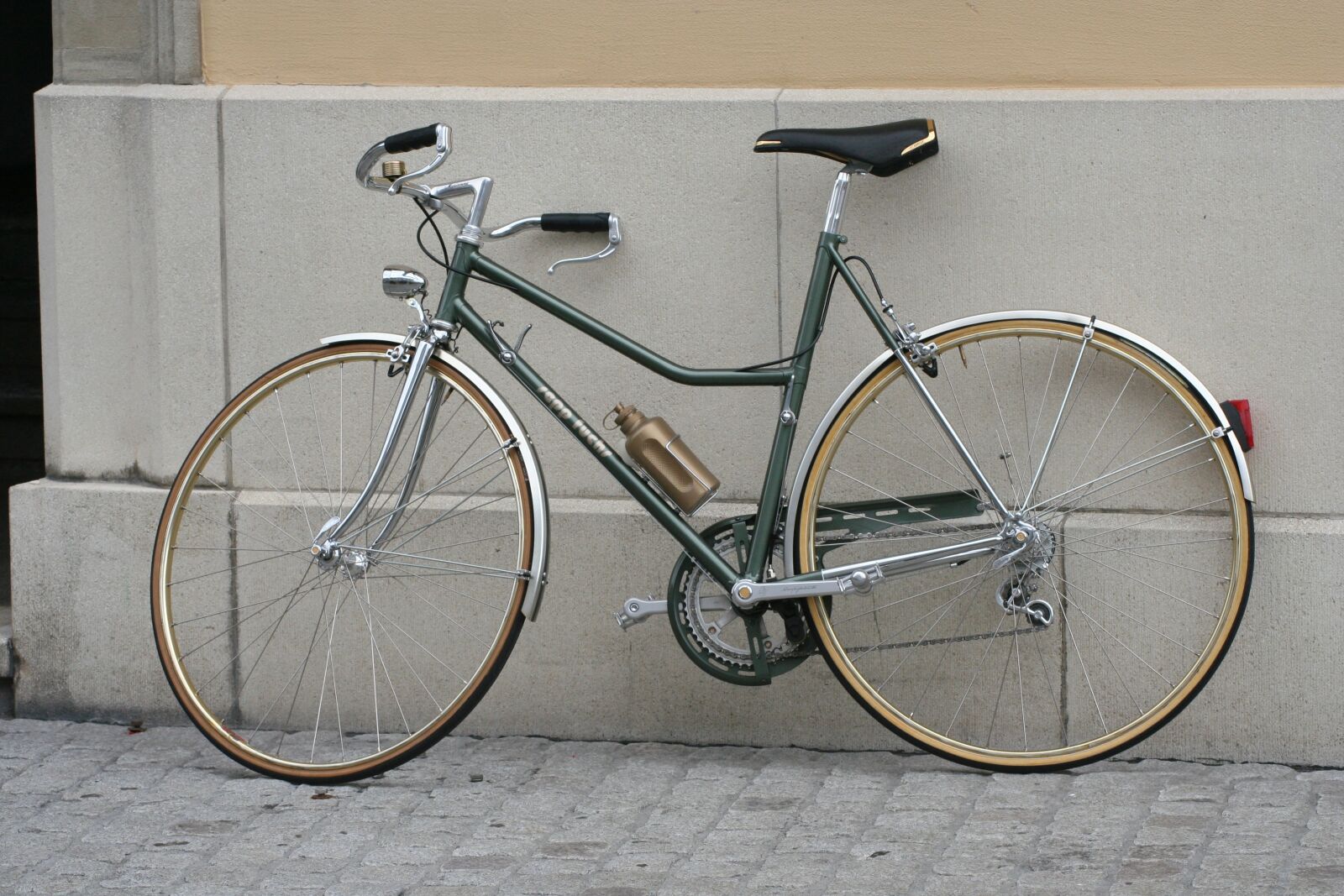 Canon EOS 350D (EOS Digital Rebel XT / EOS Kiss Digital N) sample photo. Bike, velo, noble photography