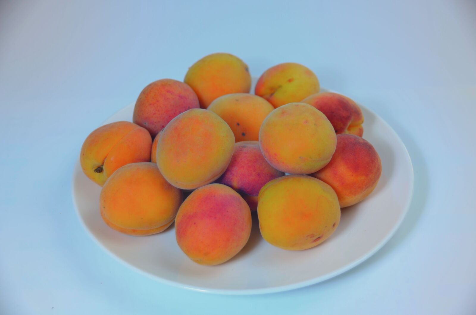 Nikon D5100 sample photo. Apricots, fruit, power photography
