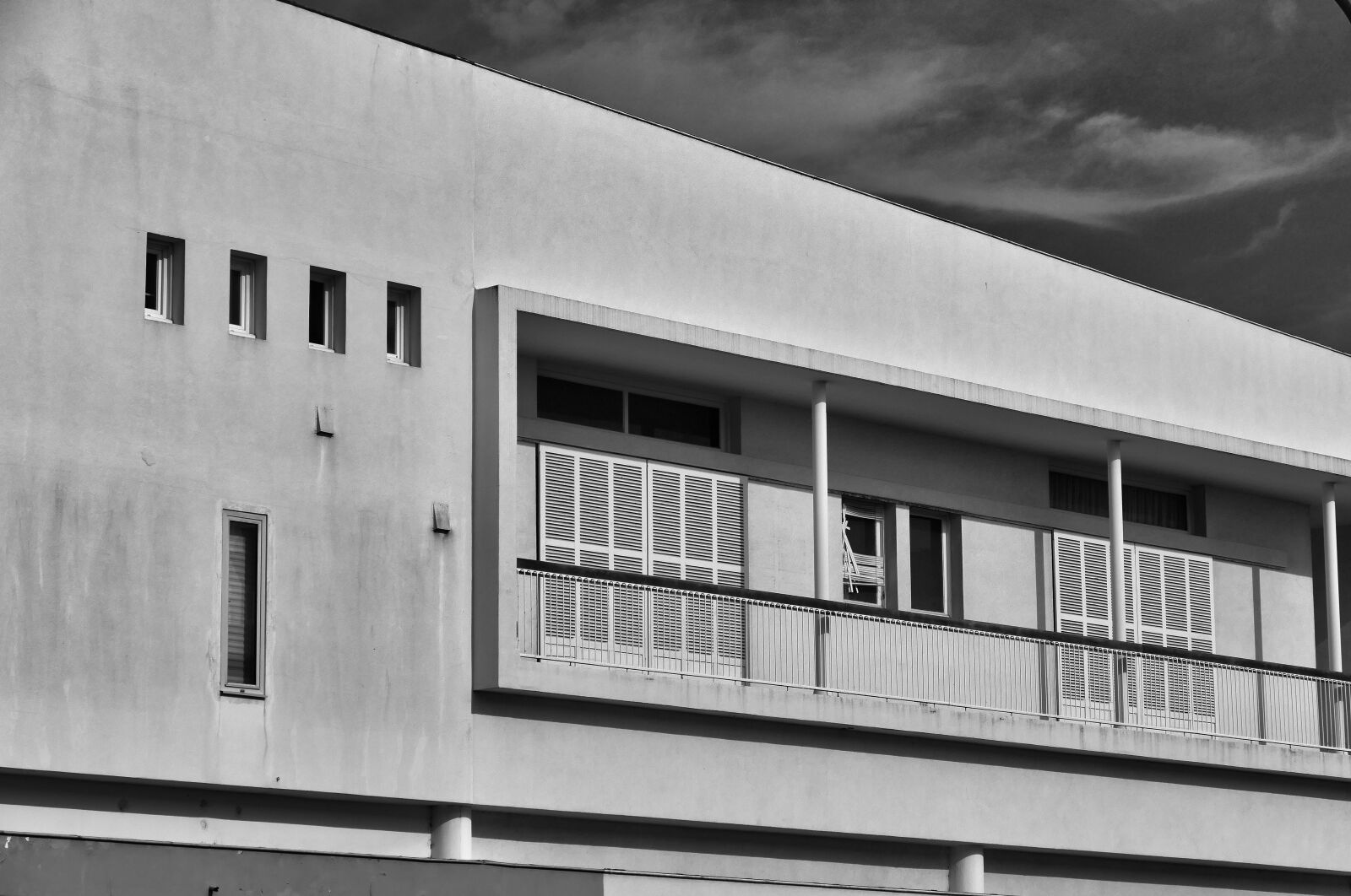 Panasonic Lumix DMC-FZ1000 sample photo. Architecture, facade, concrete photography