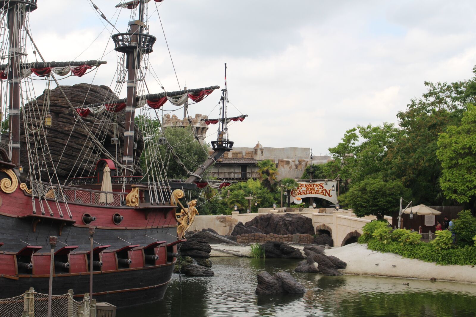 Canon EOS 700D (EOS Rebel T5i / EOS Kiss X7i) sample photo. Disneyland paris, disney, pirate photography