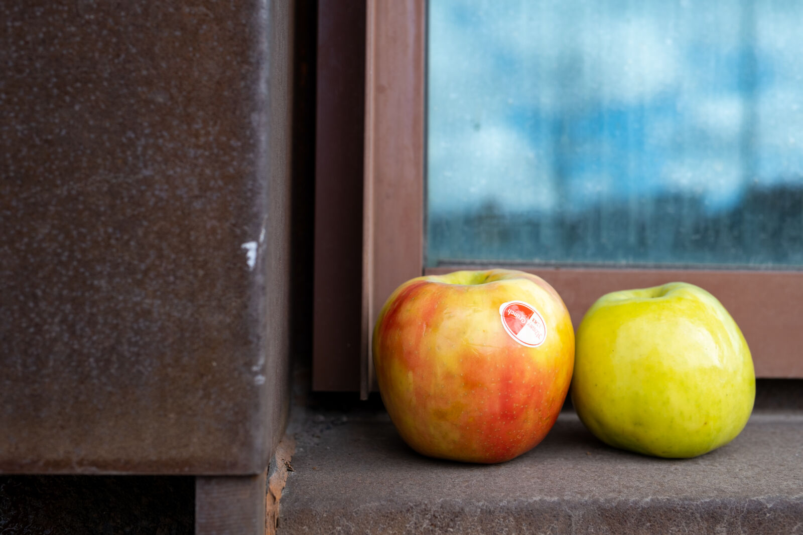 Fujifilm X-T4 sample photo. Left behind apples photography