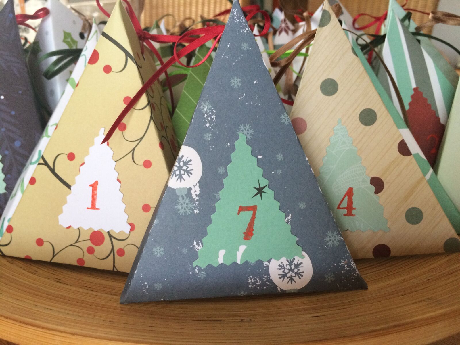 iPhone 5s back camera 4.15mm f/2.2 sample photo. Advent calendar, christmas, advent photography