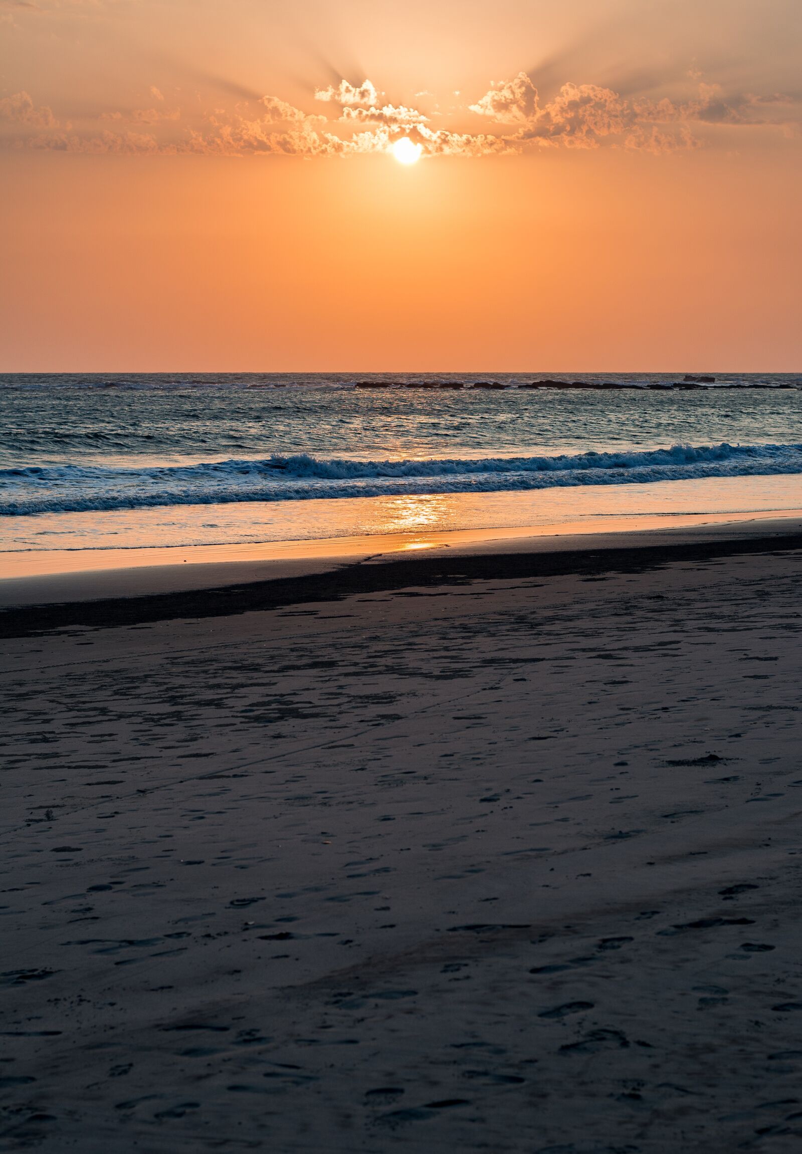 Nikon D5200 sample photo. Sunset, beach, ocean photography
