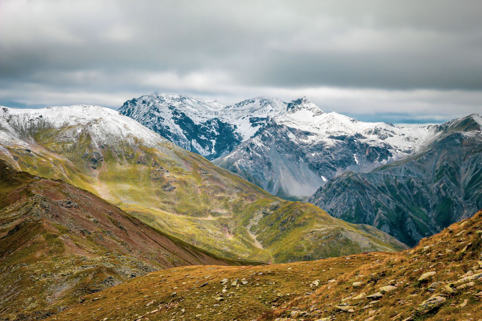 Canon EOS 550D (EOS Rebel T2i / EOS Kiss X4) sample photo. Italy, hike, mountain hike photography