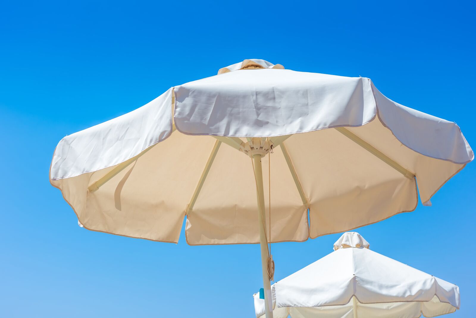 Nikon D800 sample photo. Beach, umbrella, blue photography