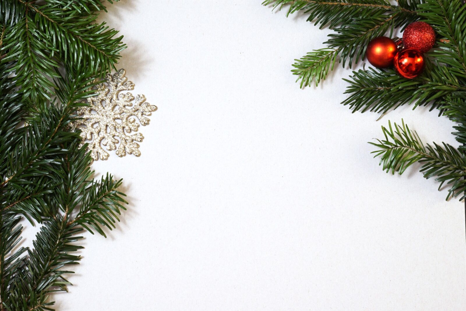 Sony a6000 + Sony E 35mm F1.8 OSS sample photo. Christmas, reed, picture frame photography